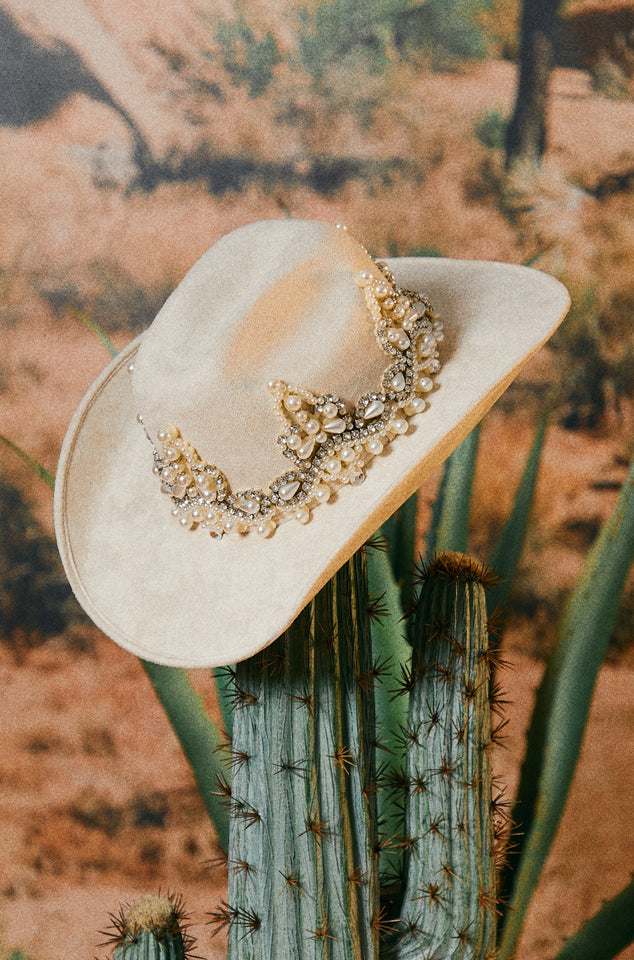 Load image into Gallery viewer, Selena Embellished Western Hat - Ivory
