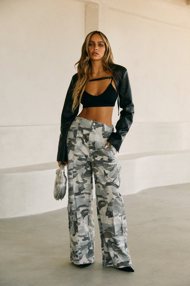 Load image into Gallery viewer, Cool Girl Outfit
