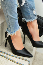 Load image into Gallery viewer, She&#39;s A Boss Heel Pumps - Black
