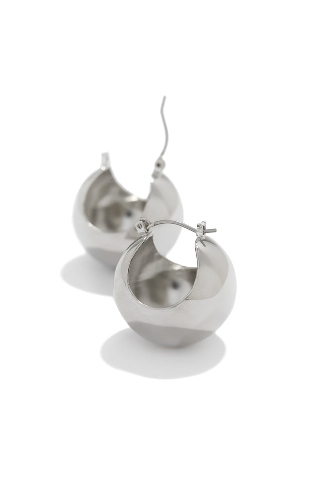 Load image into Gallery viewer, Statement Silver Earring
