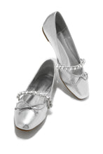 Load image into Gallery viewer, Front knotted Bow flats
