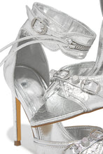 Load image into Gallery viewer, Silver Metallic Heels
