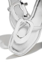 Load image into Gallery viewer, Adelia Slip On Thong Strap Sandals - Silver
