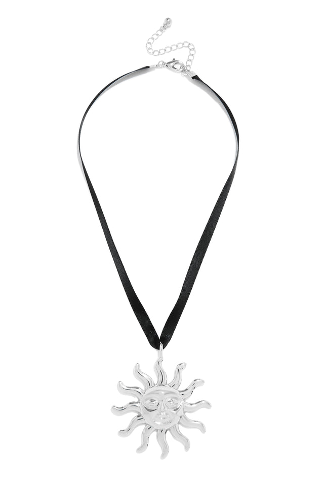 Load image into Gallery viewer, Silver Pendant Choker
