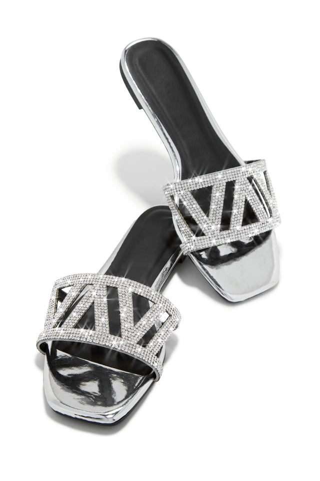Load image into Gallery viewer, Silver-Tone Slip On Sandals
