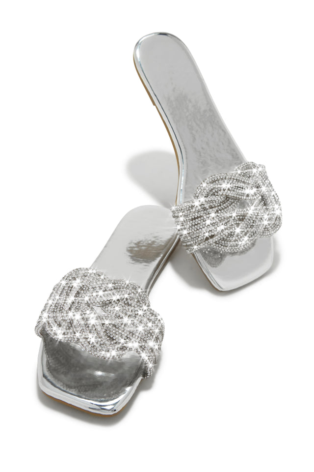 Load image into Gallery viewer, Metallic Silver Tone Sandals
