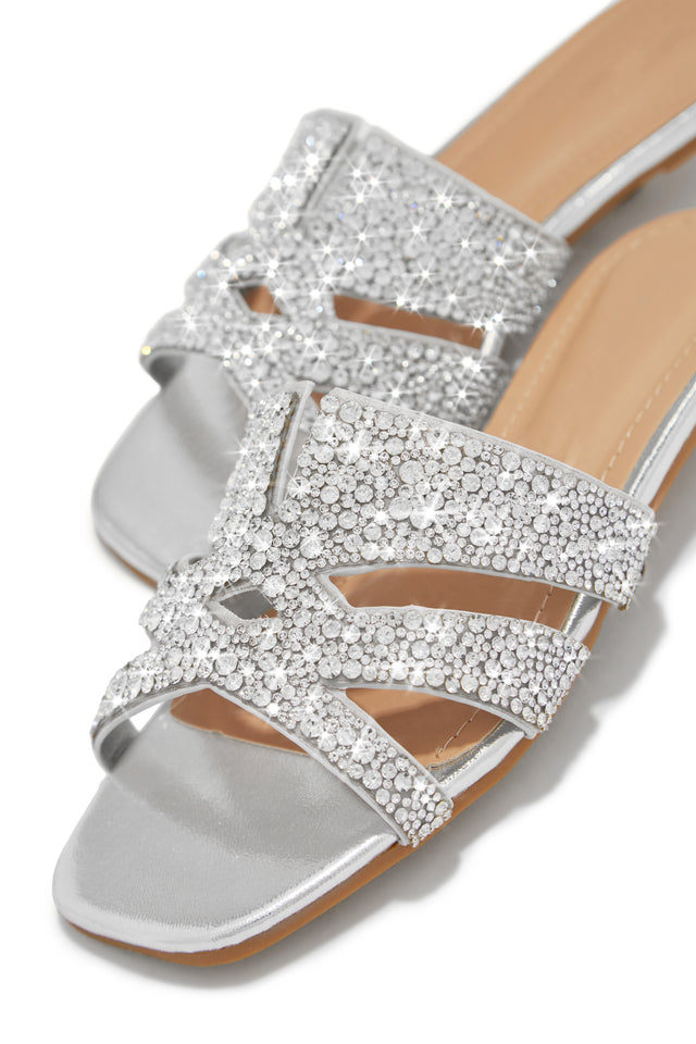 Load image into Gallery viewer, Silver-Tone Sandals
