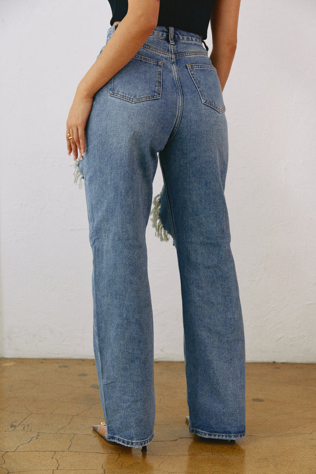 Load image into Gallery viewer, Straight Leg Blue Jeans
