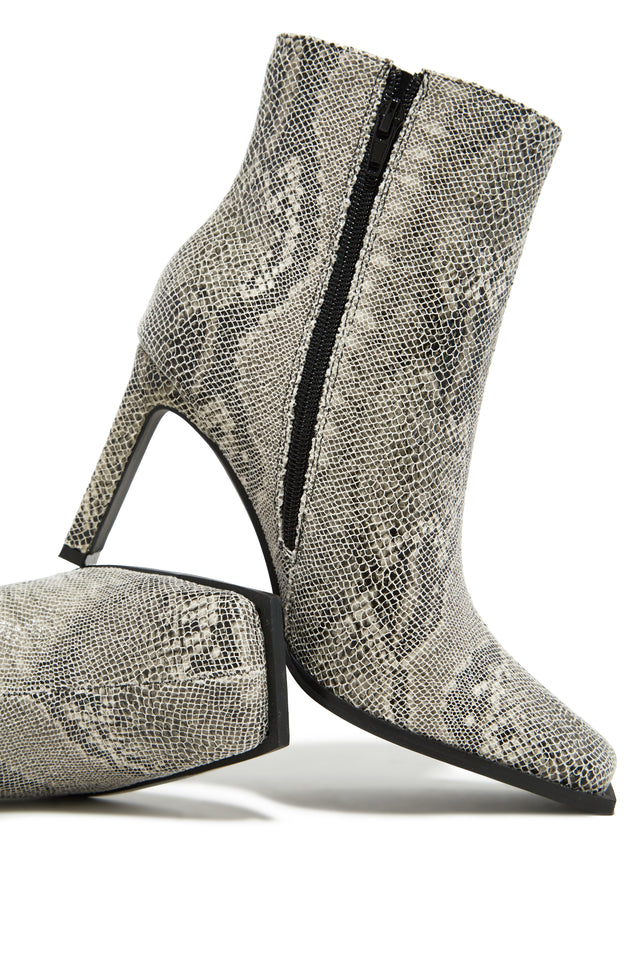 Load image into Gallery viewer, Laylah Ankle Boots - Snake
