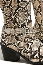 Load image into Gallery viewer, Zelia Western Cowgirl Boots - Snake
