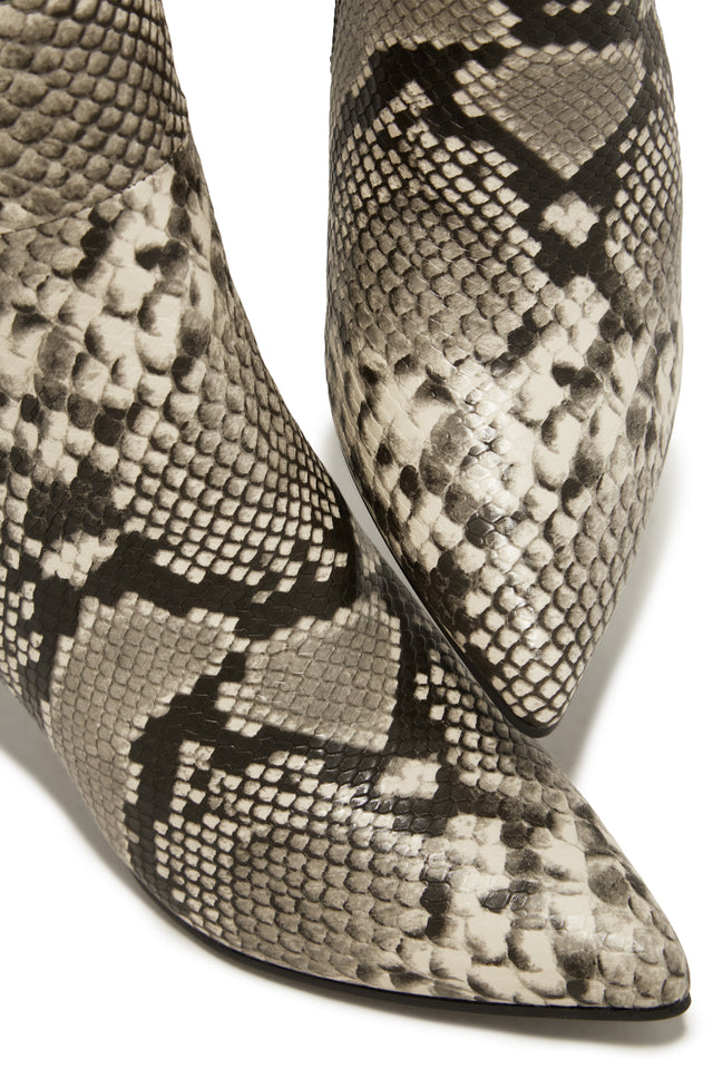Load image into Gallery viewer, Zama Knee High Heel Boots - Snake
