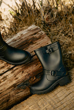 Load image into Gallery viewer, Stormy Water Resistant Rain Boots - Black
