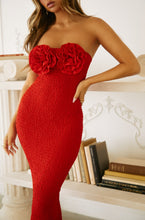 Load image into Gallery viewer, Smocked Bodycon Rosette Bust
