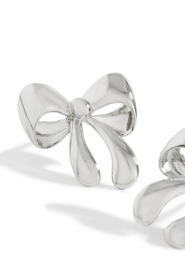 Load image into Gallery viewer, Tamara Bow Tie Earring - Silver
