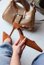 Load image into Gallery viewer, Kaley Mule Heel Pumps - Tan
