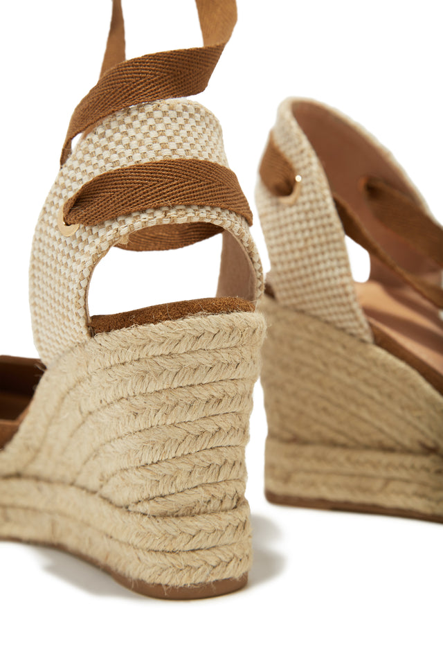 Load image into Gallery viewer, Vacation Tan Wedges
