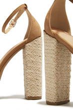 Load image into Gallery viewer, Brown Chunky Heels
