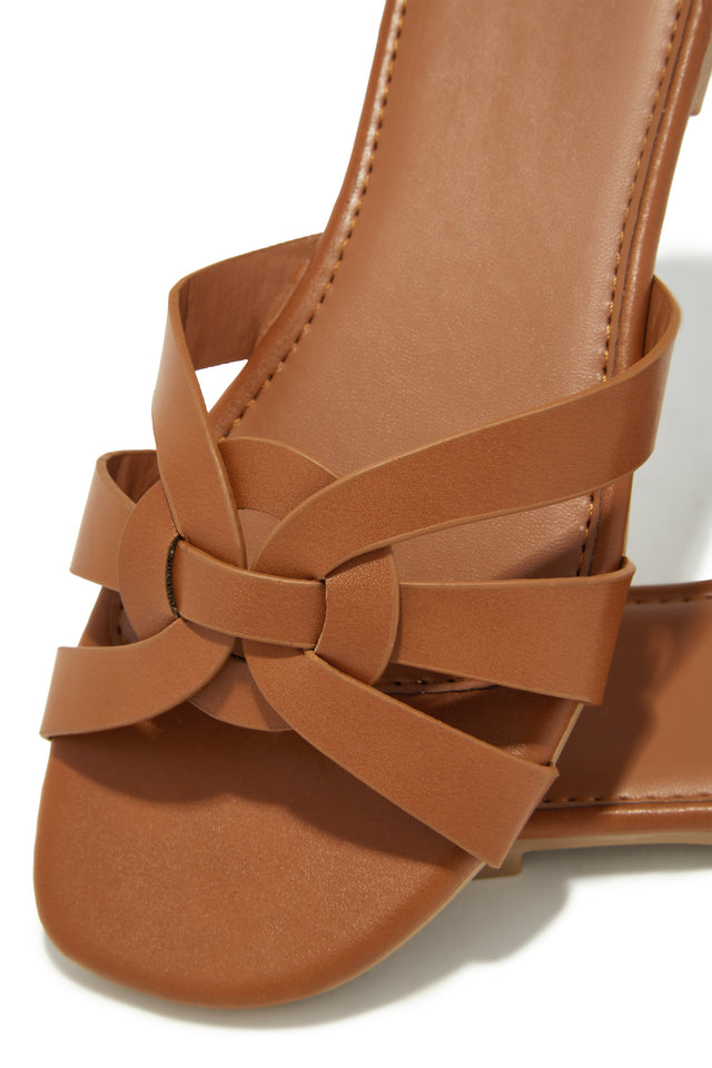 Load image into Gallery viewer, Brown Sandals
