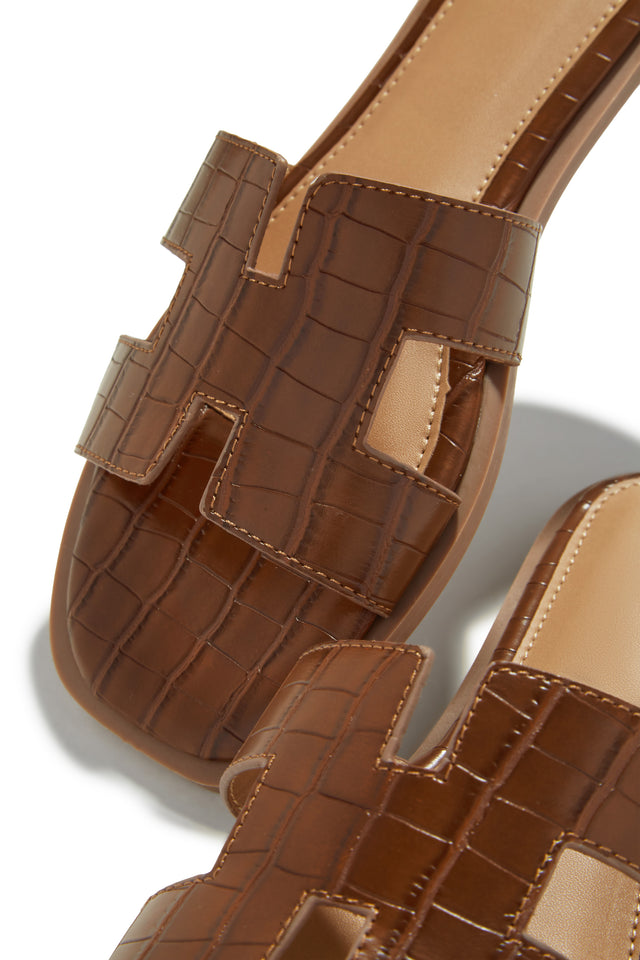 Load image into Gallery viewer, Tan Croc Sandals
