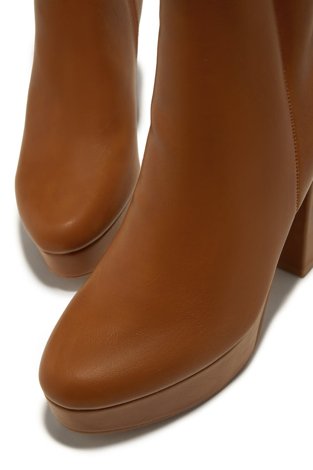 Load image into Gallery viewer, Oaklynn Platform Ankle Boots - Tan
