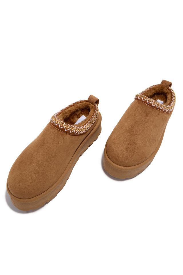 Load image into Gallery viewer, Cozy Weather Slip On Platform Flats - Tan
