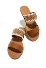 Load image into Gallery viewer, Janice Slip On Sandals - Tan
