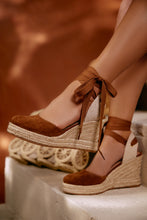 Load image into Gallery viewer, Tropical Vacay Lace Up Platform Espadrille Wedges - Tan
