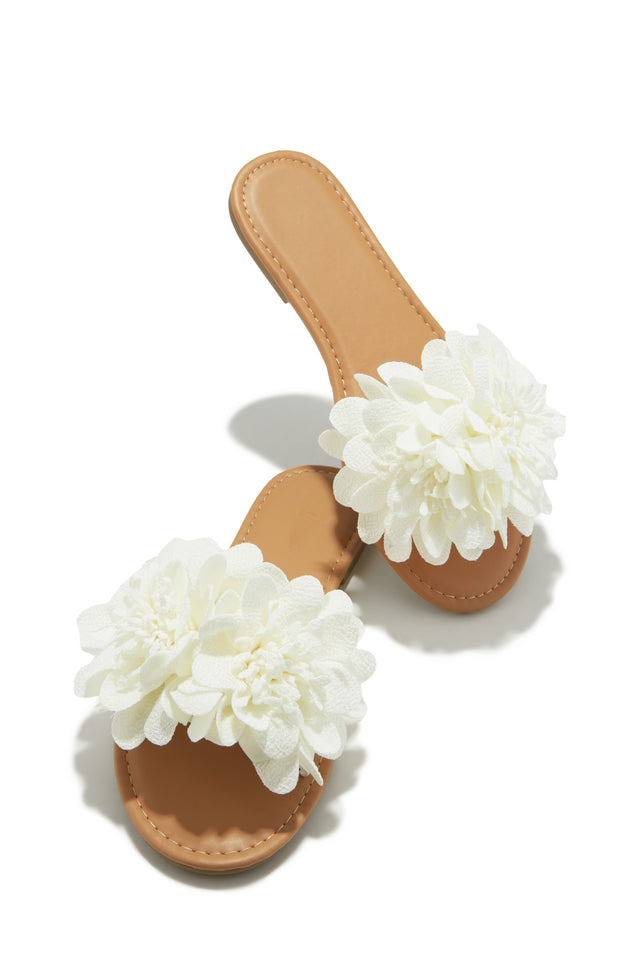 Load image into Gallery viewer, White Flower Slip On Sandals
