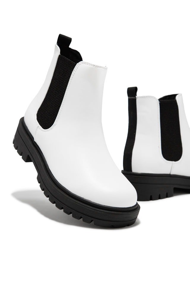 Miss Lola Nicolo White Pull On Chelsea Boots MISS LOLA