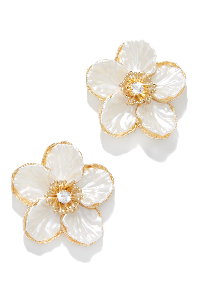 Load image into Gallery viewer, Leia Embellished Flower Earring -  White
