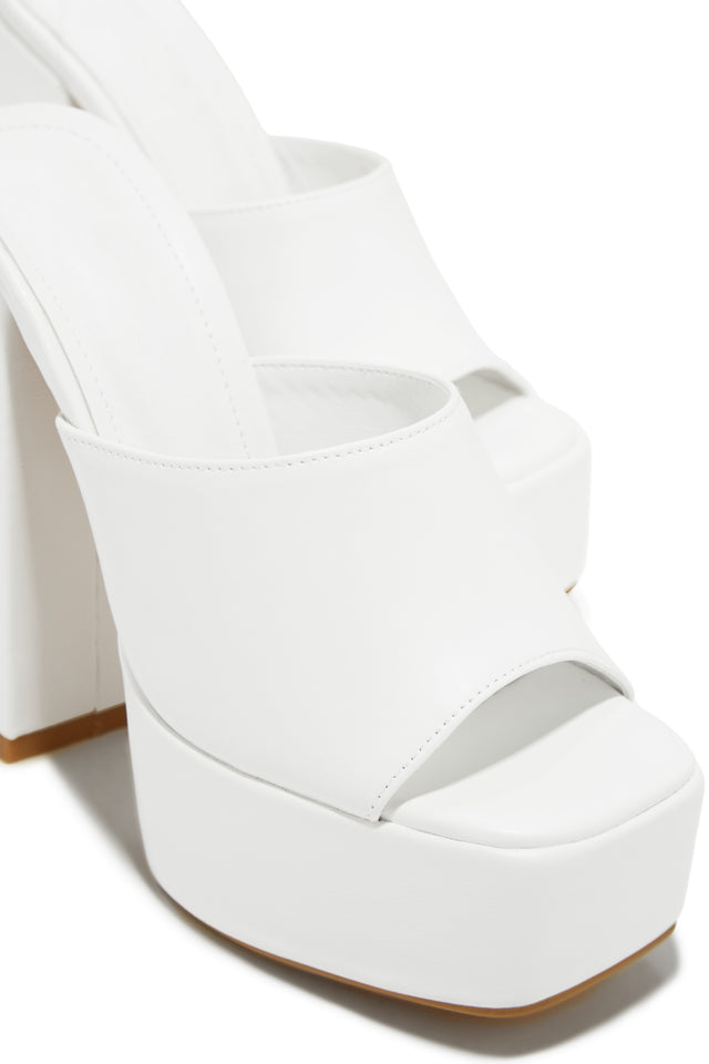 Load image into Gallery viewer, White Heels

