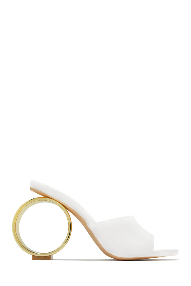 Load image into Gallery viewer, White Mule Heels
