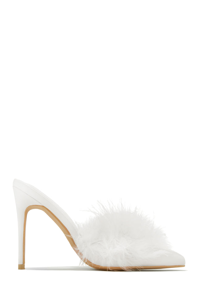 Load image into Gallery viewer, White Bridal Faux Feather Pump Heels
