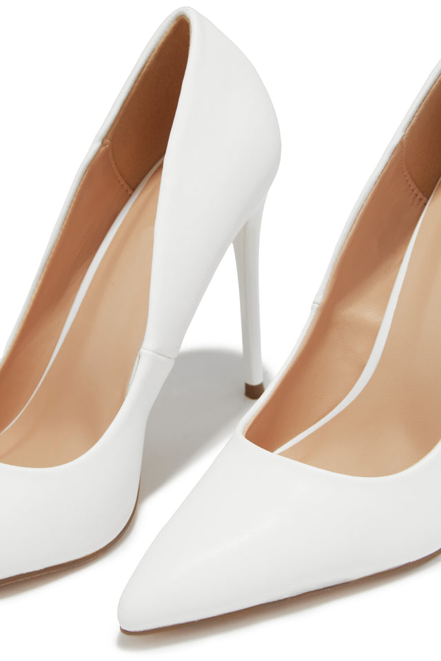Load image into Gallery viewer, Savanna High Heel Pumps - White
