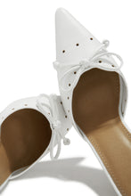 Load image into Gallery viewer, Coraima Mule Heel Pumps - White
