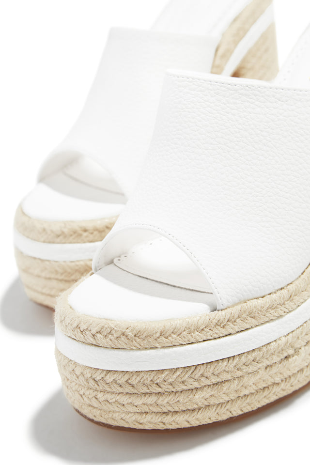 Load image into Gallery viewer, White Summer Vacation Chunky Heel Mules
