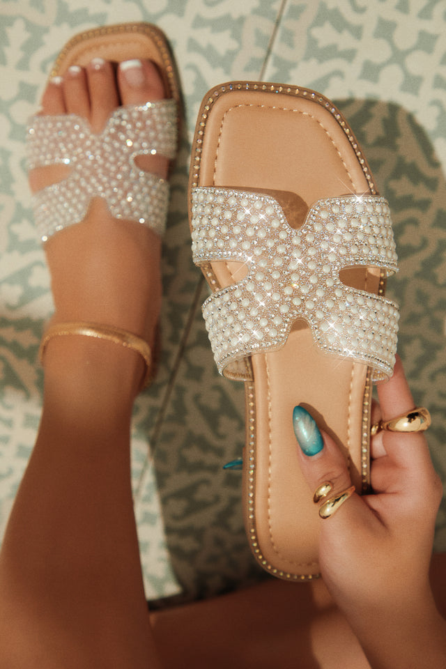 Load image into Gallery viewer, Manara Embellished Slip On Sandals - White
