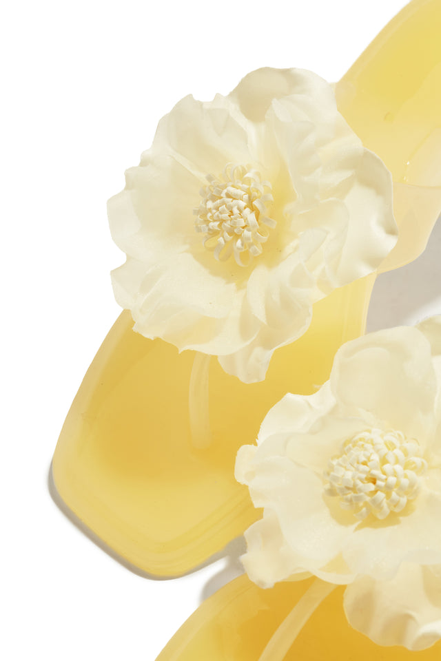 Load image into Gallery viewer, Ray Of Sunshine Slip On Jelly Sandals - Yellow
