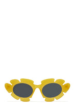 Load image into Gallery viewer, Weekend Flirt Unique Standout Frame Sunglasses - Black
