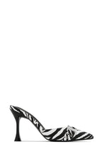 Load image into Gallery viewer, Black and White Animal Print Mules
