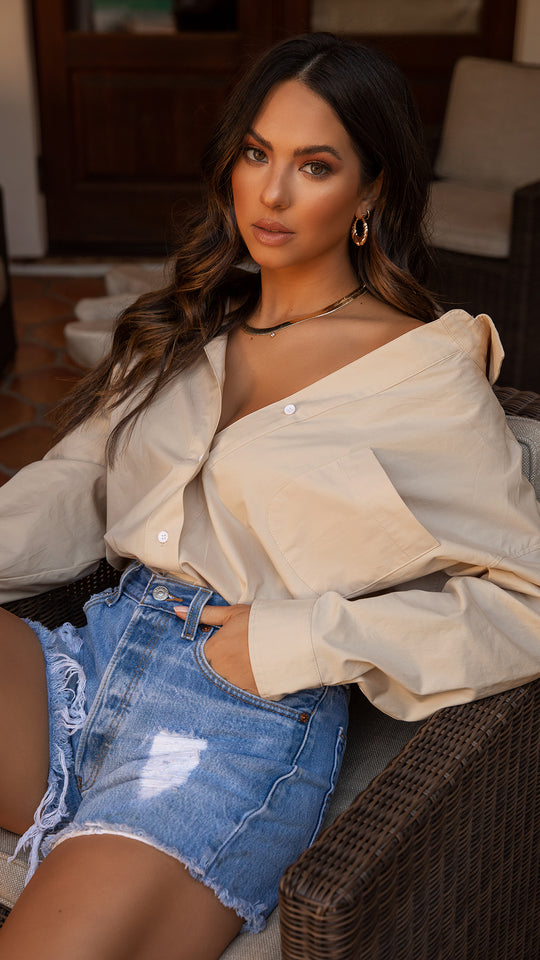 Load image into Gallery viewer, Being Chic Long Sleeve Button Up Top - Nude
