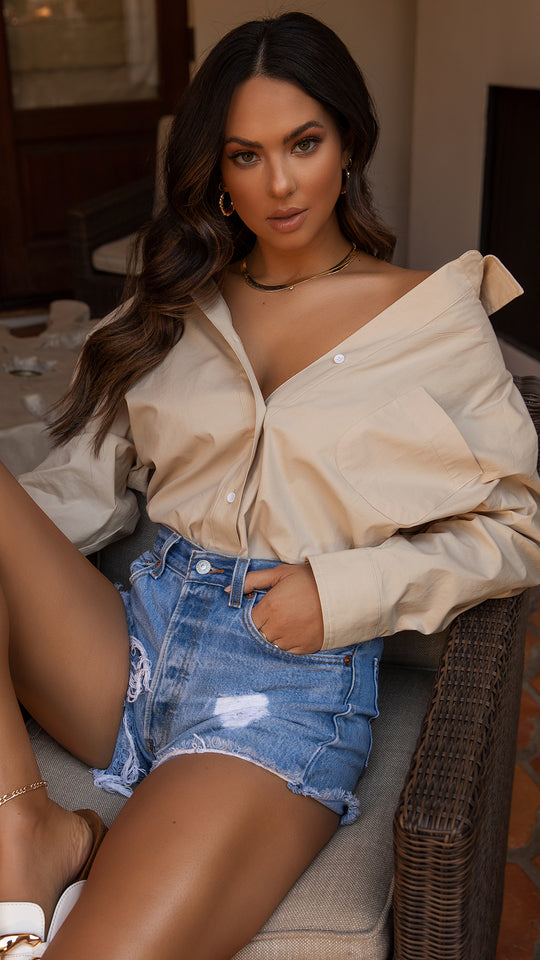 Load image into Gallery viewer, Being Chic Long Sleeve Button Up Top - Nude
