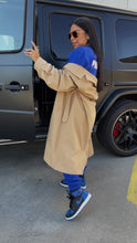 Load and play video in Gallery viewer, royal blue pull over sweater 
