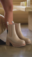 Load and play video in Gallery viewer, Video Of Model Wearing Black Boots 
