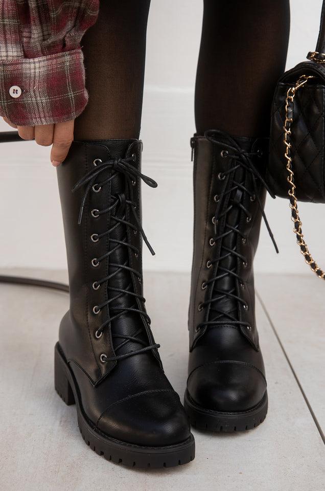 Load image into Gallery viewer, A Classic Front Lace Up Combat Boots - Black
