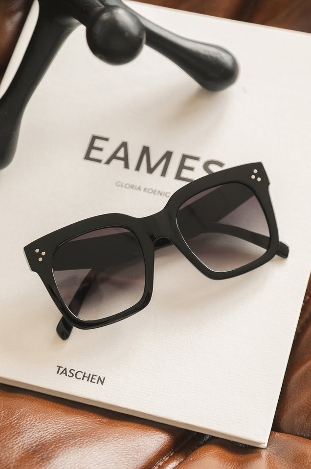 Load image into Gallery viewer, black squared sunglasses 
