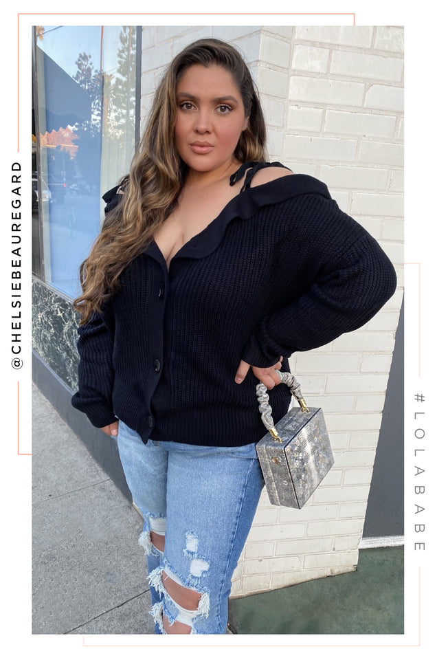 Load image into Gallery viewer, Curve Model Wearing Long Sleeve Off Shoulder Cardigan
