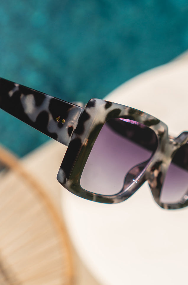 Load image into Gallery viewer, tortoise rectangular sunglasses 
