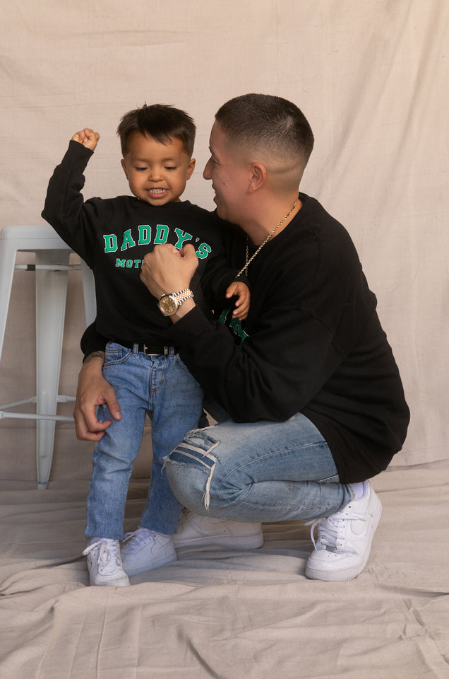Load image into Gallery viewer, Daddy&#39;s Motivation Varsity Kids Crewneck Sweatshirt - Black
