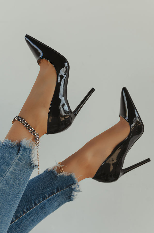 Load image into Gallery viewer, Woman Wearing Black Heels

